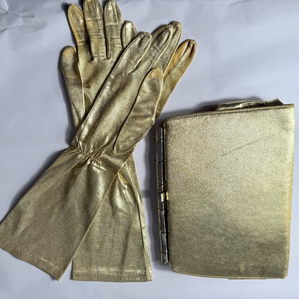 Elegant Gold Women's Gloves and Clutch Set 1960's Era.